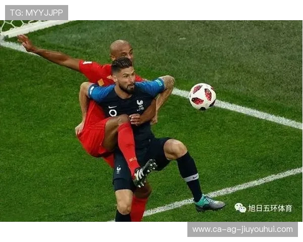 以脚掌为中心的足球踢法解析与技术要点探讨