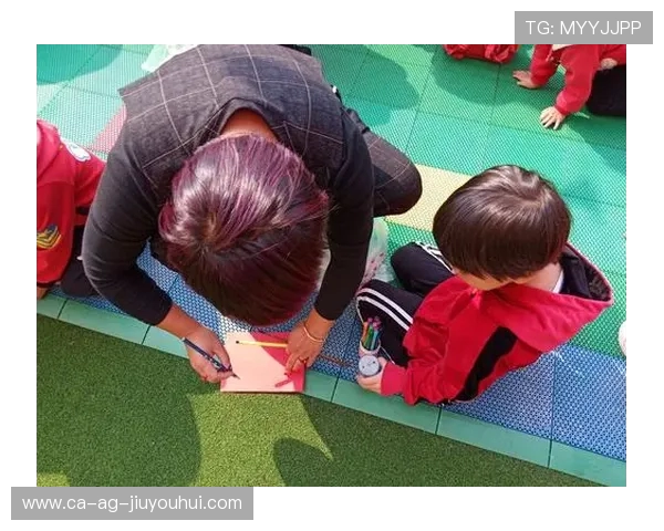 《午夜足球场上的诡异比赛，失踪的球员和永远无法归来的脚步声》